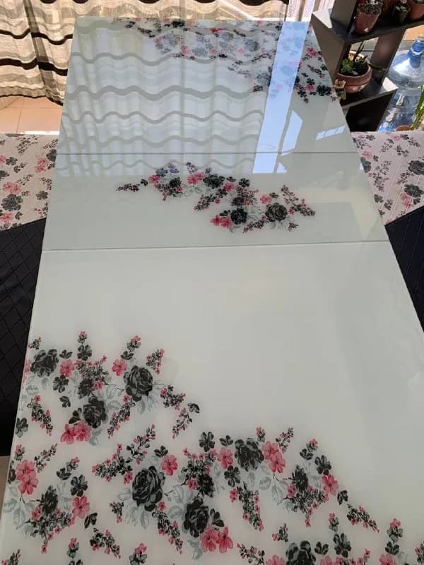 Стол раздвижной, 2 дивана, 2 стула, все в хорошем состоянии. Цена 7000tl. Konyaltı Sarisu, возможно — Анталия — 7 000 ₺