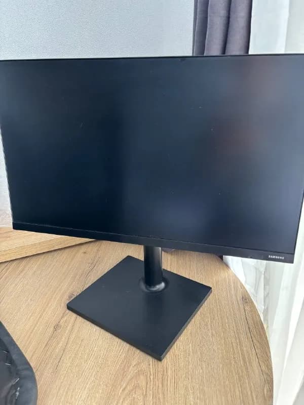 samsung — Батуми — 300 ₾