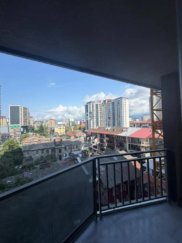 Продаю квартиру 42 кв. м. в центре города по адресу Горгиладзе 114, на 6 этаже в черном каркасе, с ви — Батуми — 72 000 $