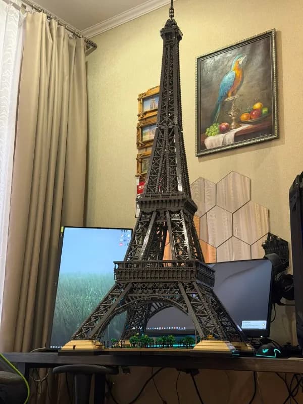 LEGO 10307 Эйфелева башня — Тбилиси — 40 000 ₽