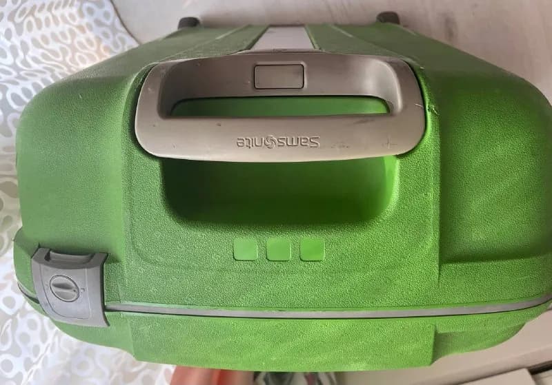 Продаю Samsonite — крепкий чемодан на 2 колёсах — Тбилиси — 50 ₾