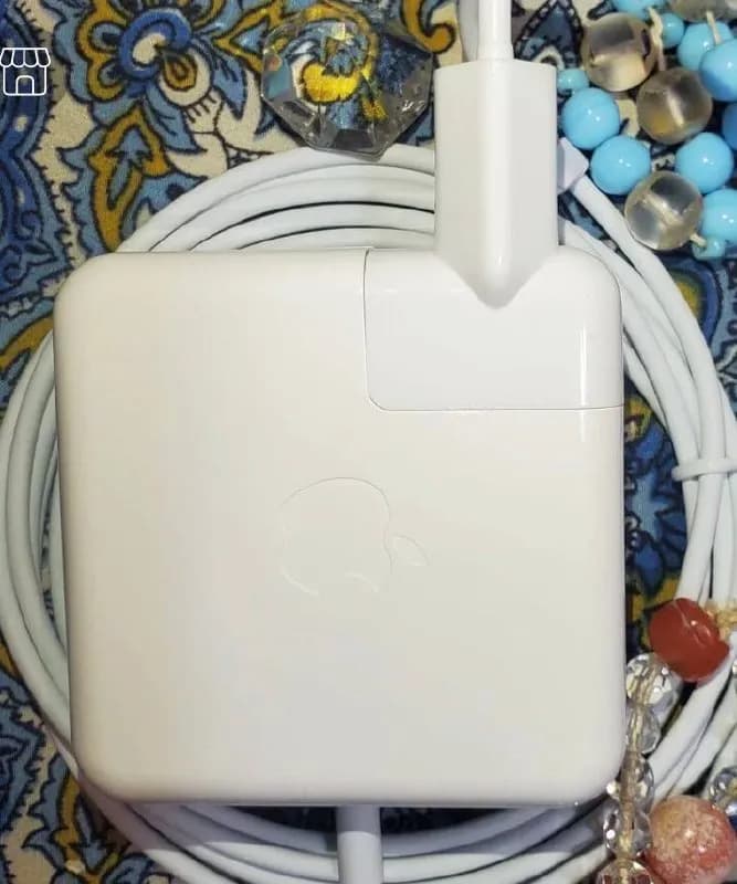 Куплю зарядку для MacBook MagSafe2 оригинальный б/у в хорошем состоянии. Вдруг у кого осталось от ст — Тбилиси