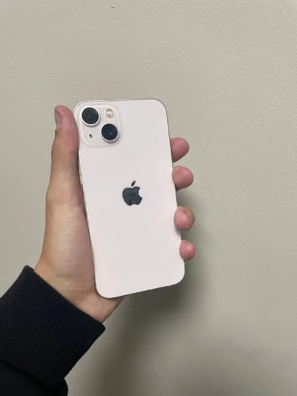 iphone 13 128gb. АКБ-72%. ничего не менялось. в комплекте зарядка и чехлы. ios 18. face id работает. — Минск — 580 Br