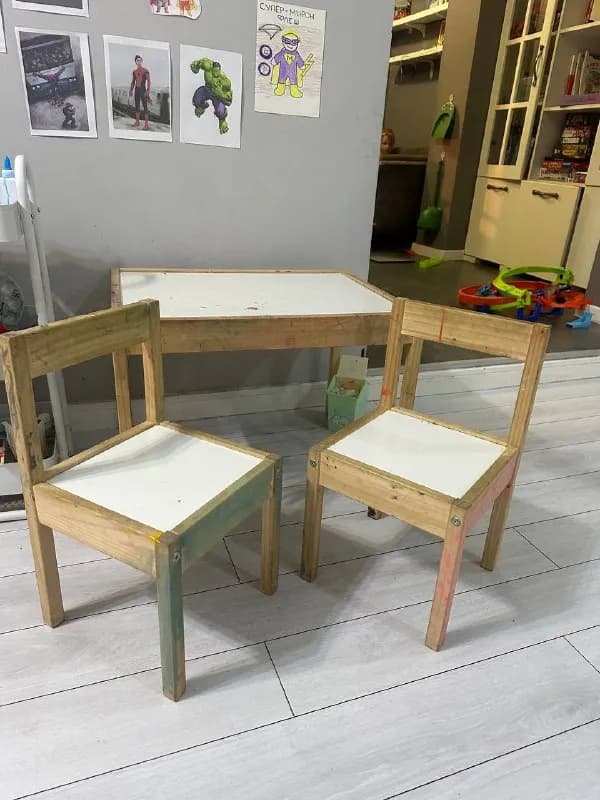Детский комплект: деревянный стол и два стульчика (IKEA LÄTT) — Батуми — 30 ₾