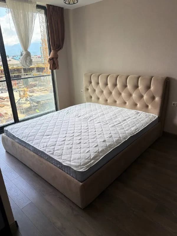 Продам кровать 180×200 см, куплена неделю назад за 2250 лари! — Батуми — 2 250 ₾