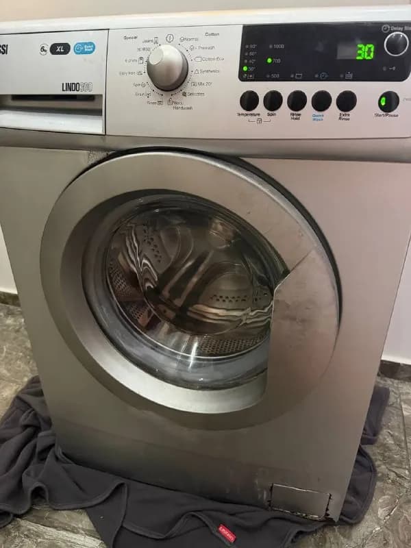 Продаю стиральную машину Zanussi Lindo 300, 6 кг, XL. — Батуми — 100 ₾