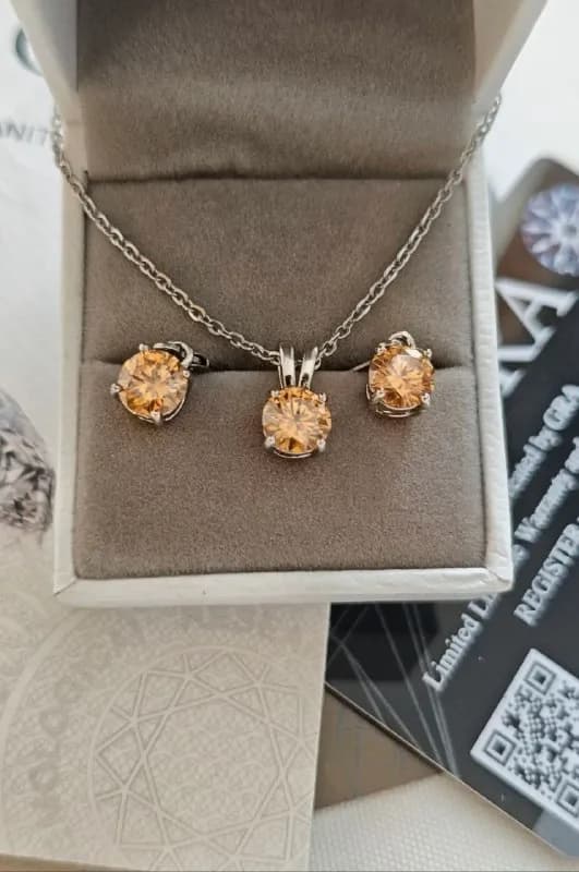 Серьги и подвеска комплект из муссонита — Тбилиси — 60 ₾