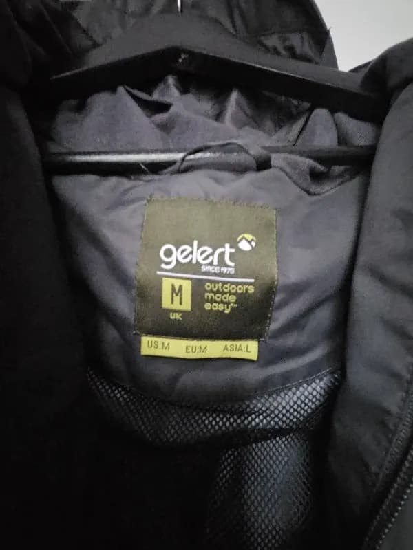 Ветровки Gelert и Tommy Hilfiger — Батуми — 50 ₾