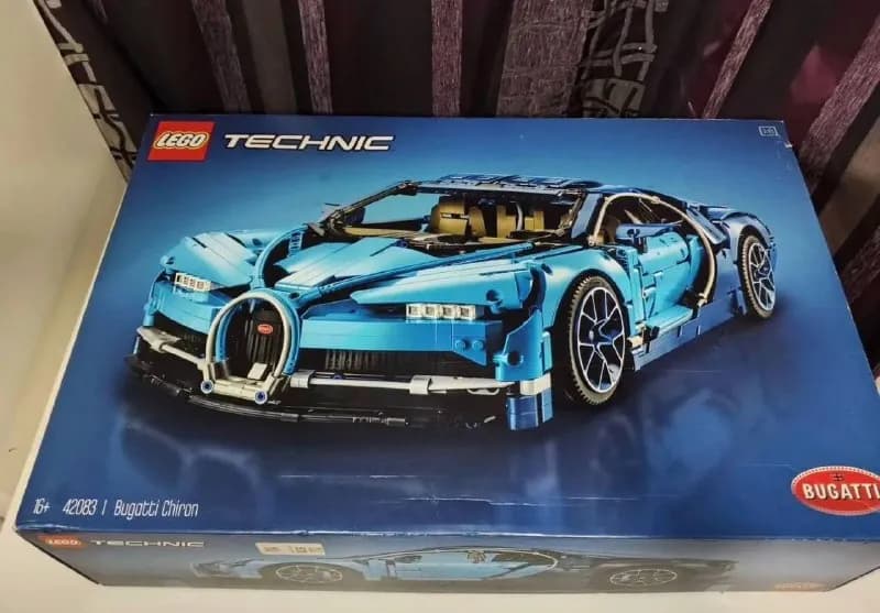 Продаю оригинальный LEGO Technic Bugatti Chiron — отличный вариант для коллекционеров, любителей авт — Тбилиси — 500 ₾