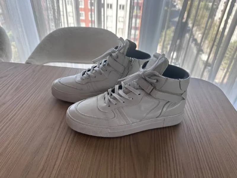 Кеды кроссовки Ella размер 40 нат кожа в хорошем состоянии цена 800 TL — Стамбул — 800 ₺