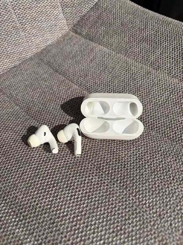 Продаю наушники Apple AirPods Pro 1 поколения — Тбилиси — 150 ₾