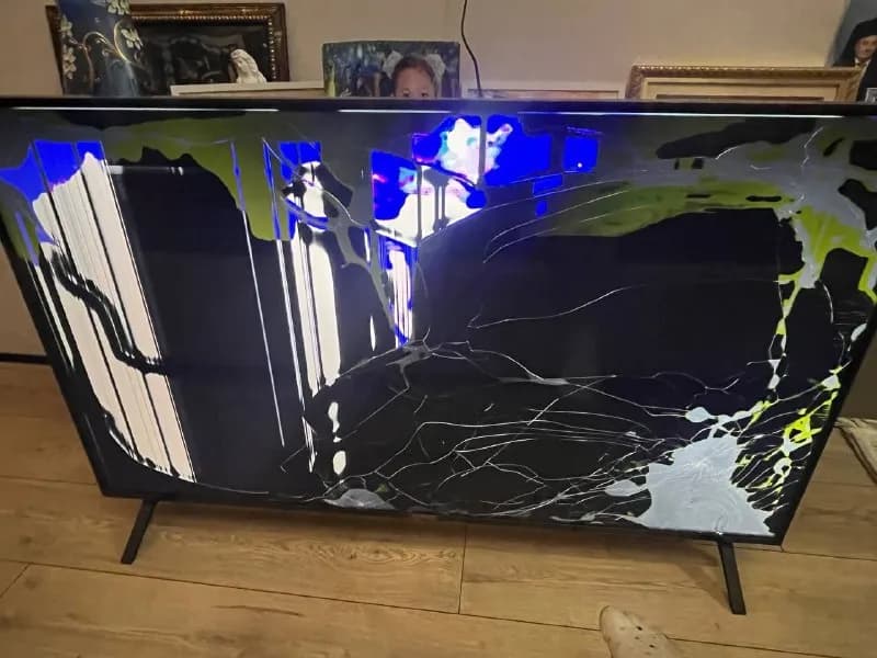 Продам сломанный телевизор LG 55UA75009LA на запчасти. У телевизора повреждена только матрица, есть — Алматы — 50 ₸