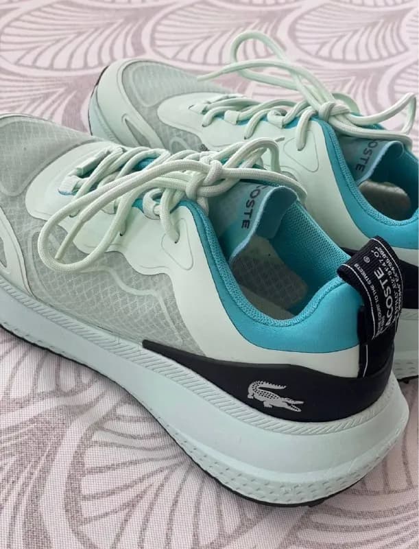 Lacoste оригинал покупала на их официальном сайте. Размер 38. В идеальном состоянии. Карго по Турции — Анталия — 3 000 ₺