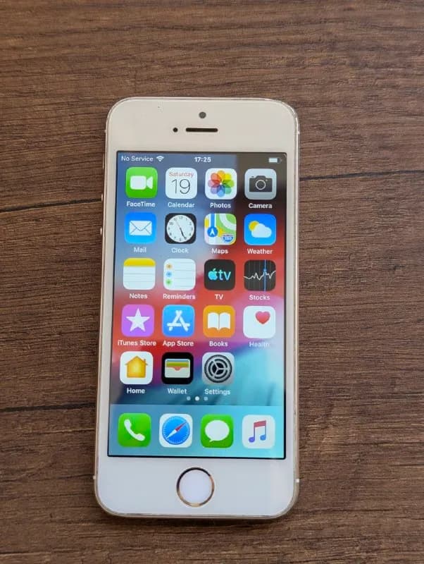 iPhone 5S (Y2K Digicam 2000) можно использовать как цифровую камеру или mp3 плеер с проводными наушн — Тбилиси — 99 ₾