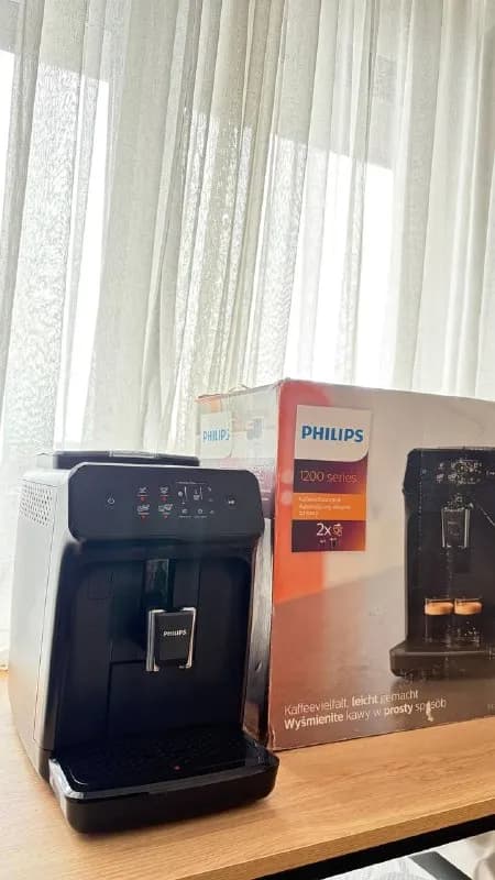 Philips 1200 Series, б/у всего 1 год, состояние отличное. Автоматическая кофемашина для дома, удобна — Тбилиси — 400 ₾