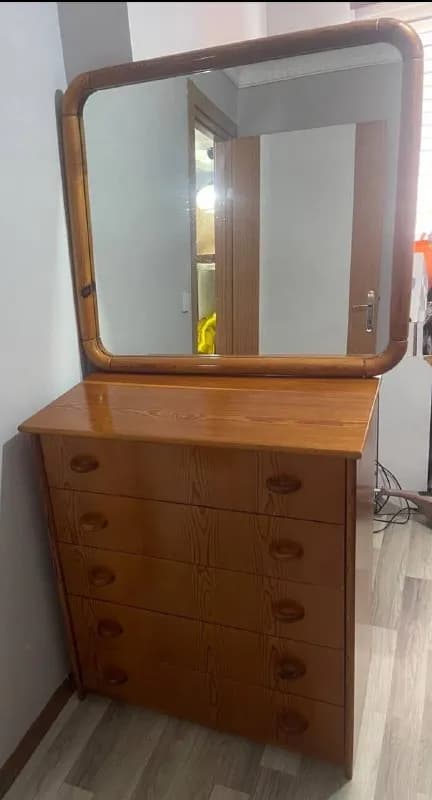 Продается комод с зеркалом из натурального дерева 🌳 — Стамбул — 1 700 ₺