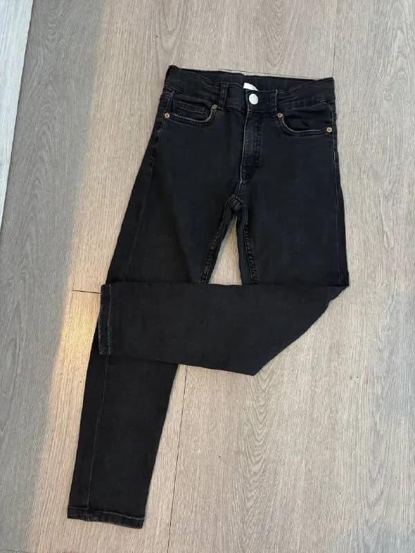 Джинсы Zara 10 лари, брюки 5 лари — Батуми — 10 ₾
