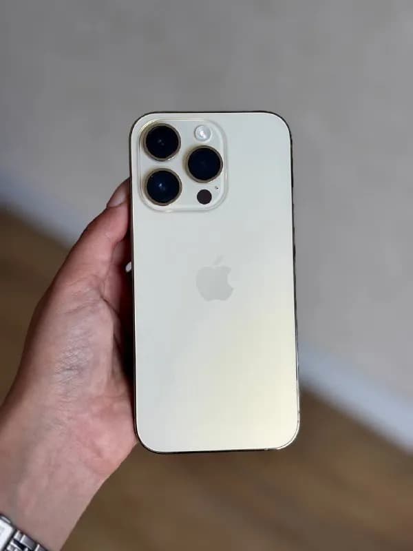 iPhone 14 Pro 💛 — 1100 лари — Батуми — 620 ₾