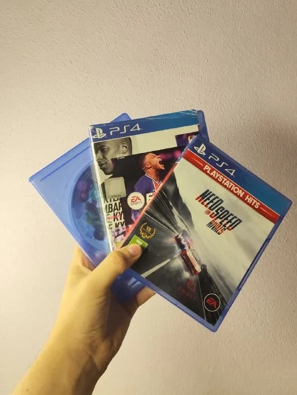 PS4 pro (Cuh-7208b) — Тбилиси — 600 ₾