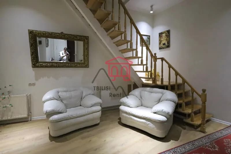 Квартира с тремя спальнями — Тбилиси — 2 000 $