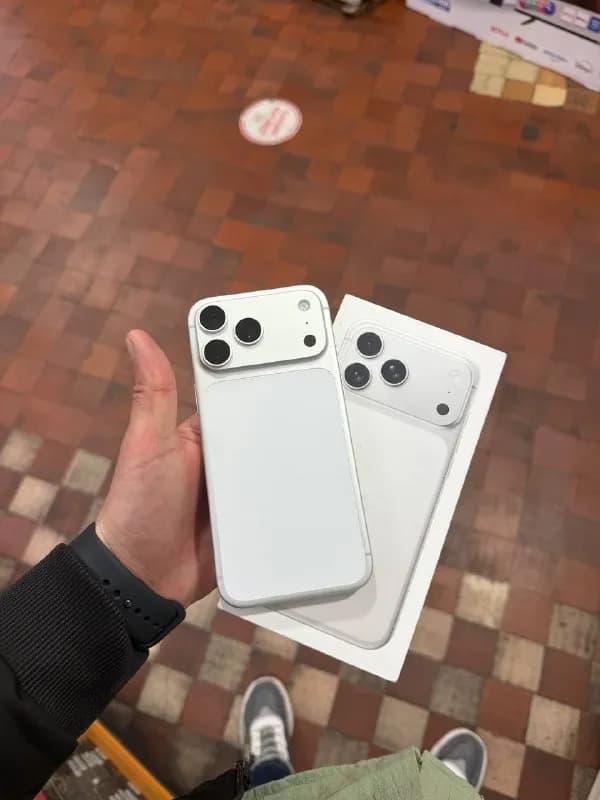 iPhone 17 Pro Max 256 ГБ. Версия с SIM-картой и официальной гарантией 1 год. Цена 4000 GEL. — Батуми — 4 000 ₾
