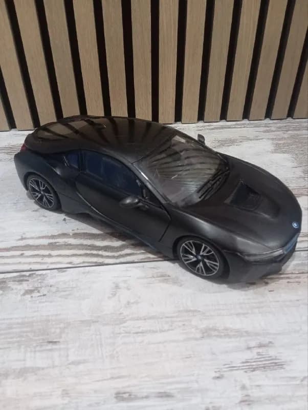 Машинка на пульте управления с аккумулятором (BMW I8) — Батуми — 40 ₾