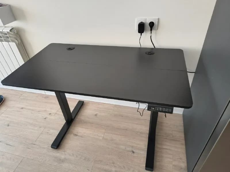 Стол с регулировкой высоты — Батуми — 490 ₾