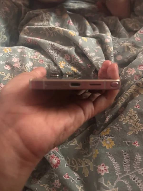 Samsung Galaxy S25 Ultra — Батуми — 2 200 ₾