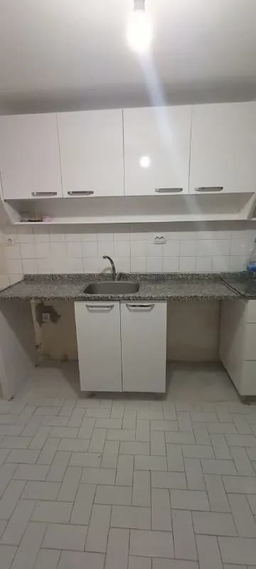 Часть кухни с мойкой и краном — Анталия — 1 800 ₺