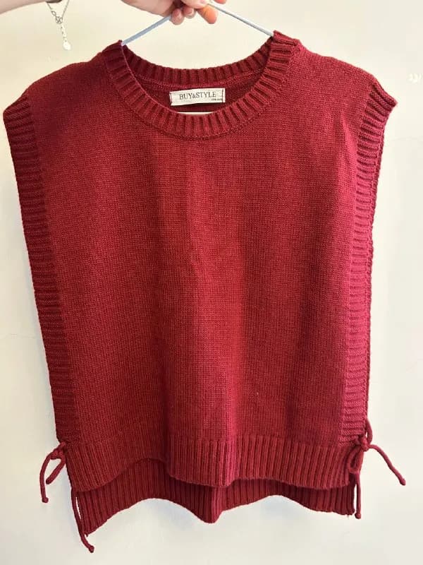 Вязаный жилет безразмерный — Батуми — 20 ₾