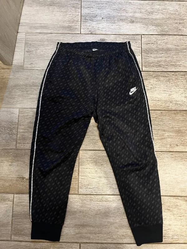 Спортивные Штаны Nike — Тбилиси — 40 ₾
