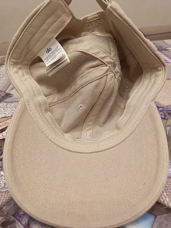 Бейсболка Alo Yoga Washed Off-Duty Cap — Тбилиси — 215 ₾