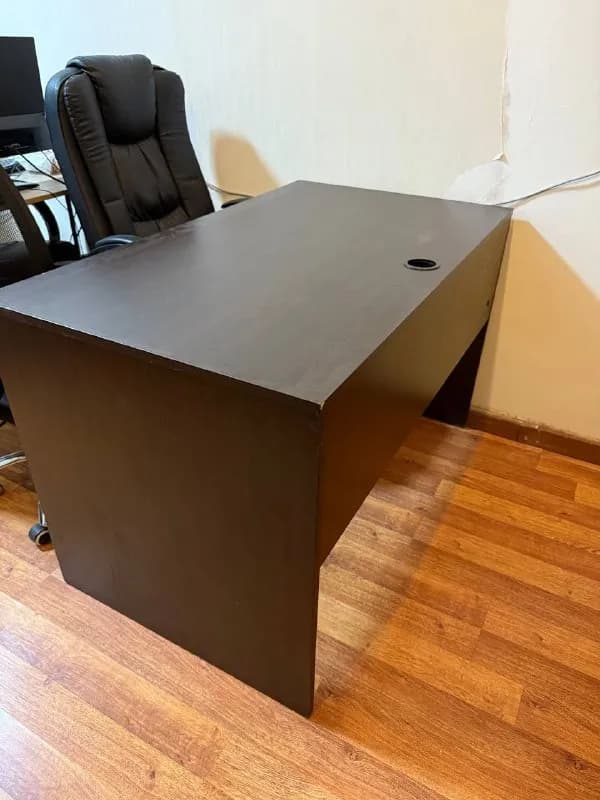 Офисные столы — Тбилиси — 100 ₾