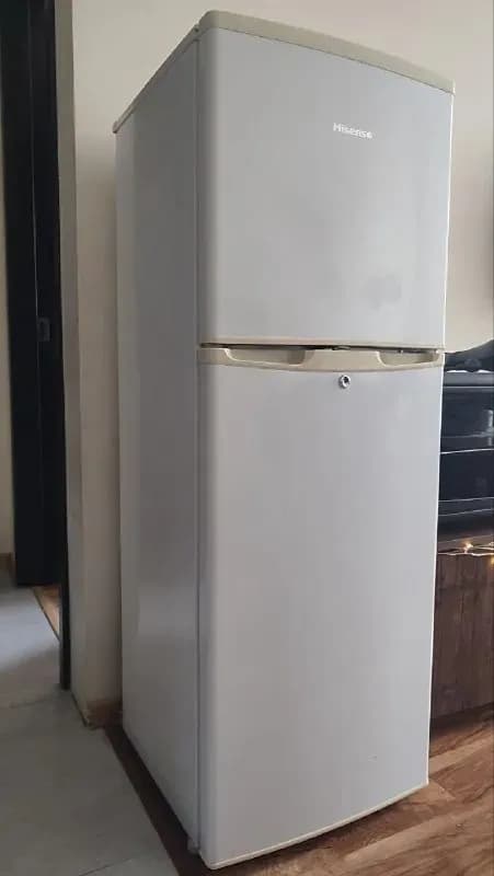 Hisense BCD-138A/HC (E95) — Батуми — 250 ₾