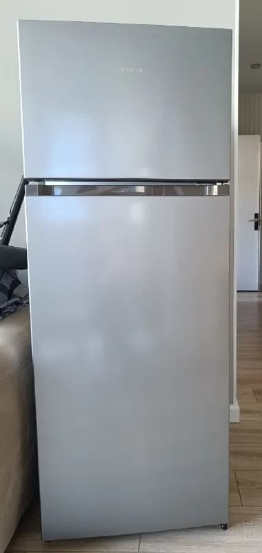 Холодильник Hisense двухкамерный — Батуми — 450 ₾