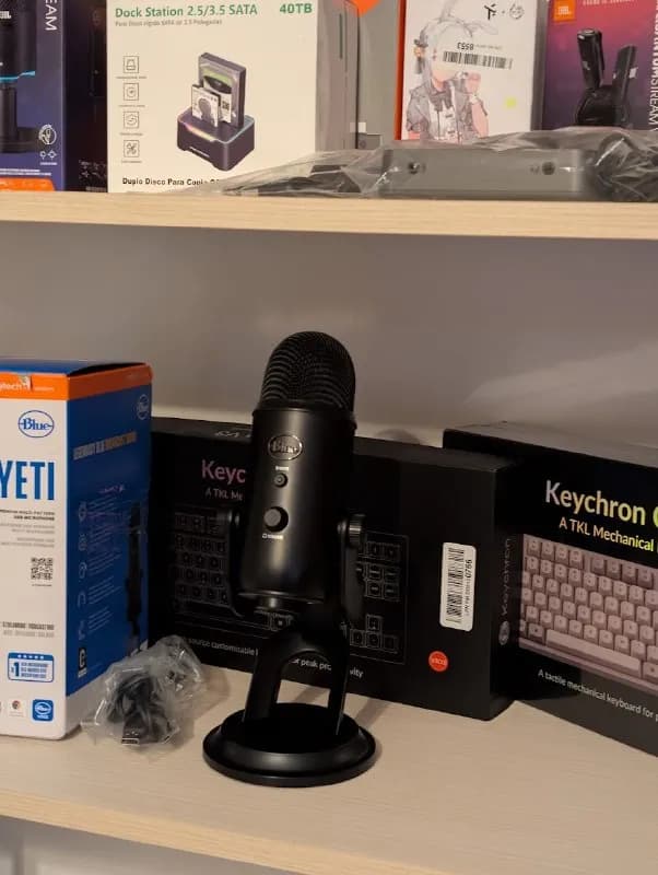 Edifier R1700ВТПродаю Blue Yeti (Blackout Edition) (все в комплекте, оригинальный кабель и коробка — Тбилиси — 270 ₾