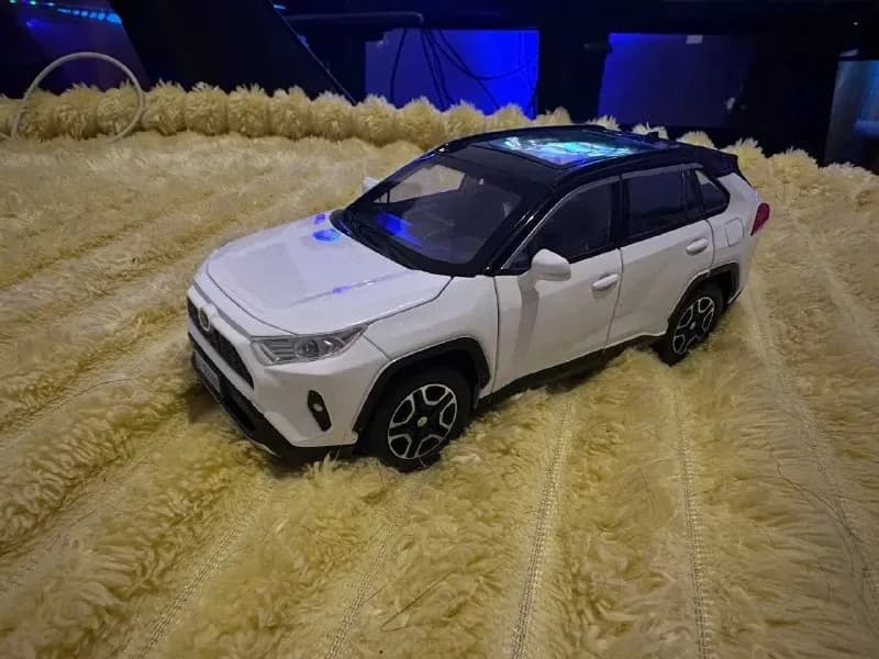 Игрушечная металлическая машинка 20 см — Батуми — 50 ₾