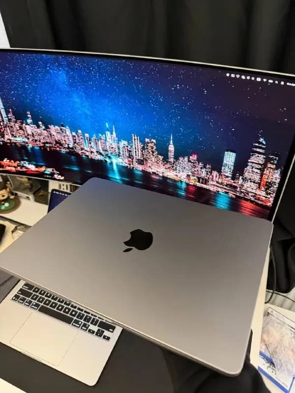 MacBook Air M2 — Батуми — 1 900 ₾