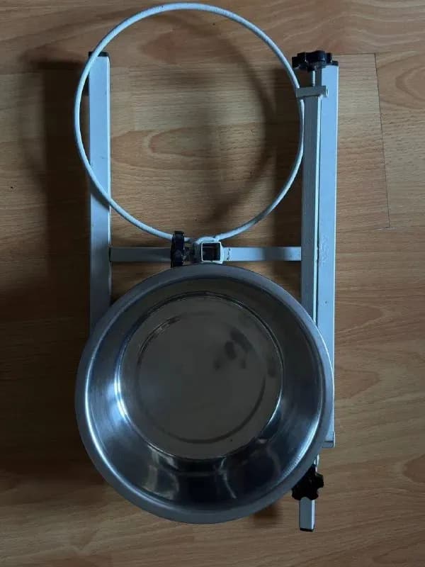 Регулируемая стойка с мисками для собак — Батуми — 40 ₾