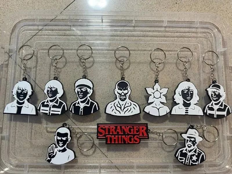 Коллекция брелков Stranger Things 10 шт — Батуми — 30 ₾