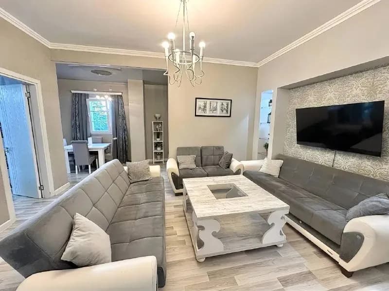 3-комнатная квартира (2 спальни) — Батуми — 500 $