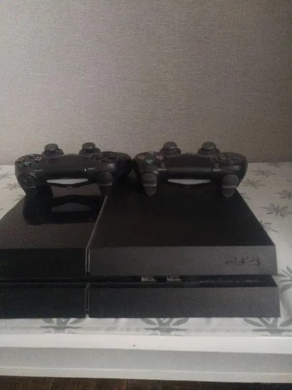 Sony PlayStation 4 (1TB) оригинал — Батуми — 650 ₾