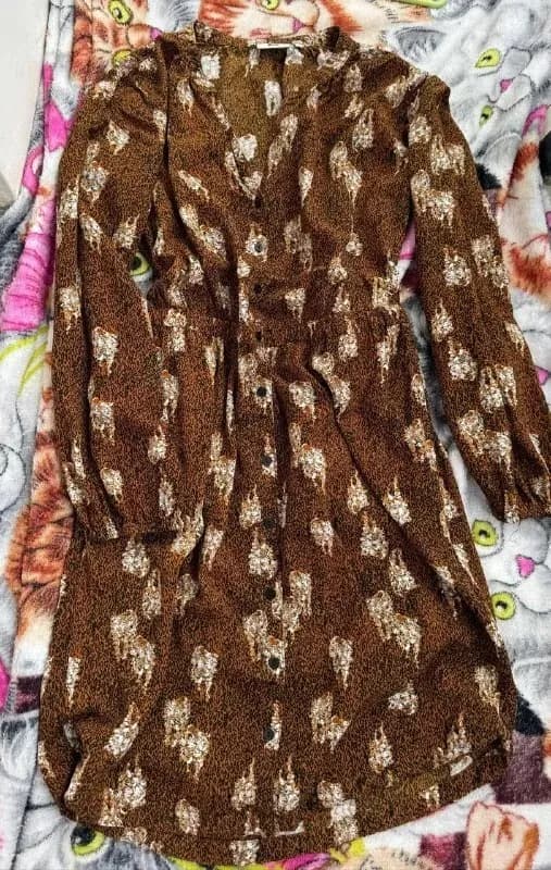 WE M в идеальном состоянии. Шикарного шоколадного цвета. Отличный материал 100% вискоза. — Батуми — 30 ₾