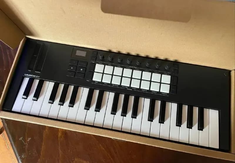 Novation Launchkey mini 37 mk4 — Батуми — 430 ₾