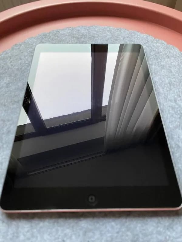 Apple iPad Air (A1475 — wi-fi+симка) в рабочем состоянии. — Тбилиси — 80 ₾