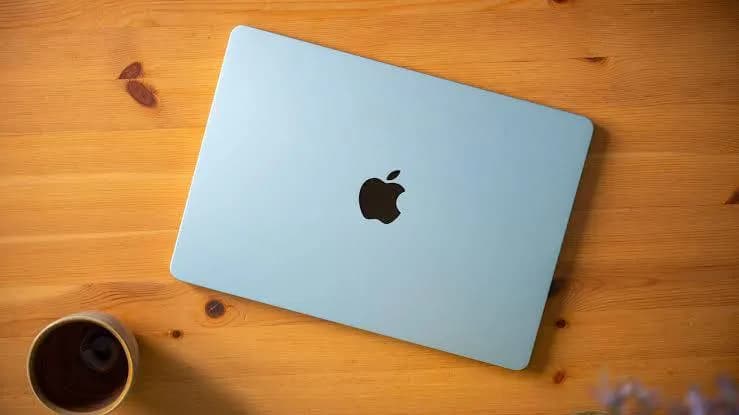 MacBook Air 15 дюймов, процессор Apple M4, 16 ГБ оперативной памяти, 256 ГБ SSD — небесно-голубой, н — Тбилиси — 2 900 ₾