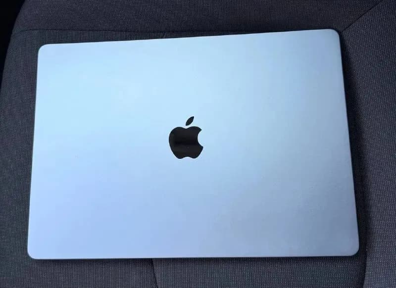 MacBook Air 15 дюймов, процессор Apple M4, 16 ГБ оперативной памяти, 256 ГБ SSD — небесно-голубой, н — Тбилиси — 2 900 ₾