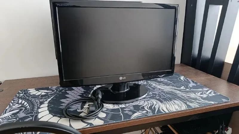 Full HD монитор LG 22» + DVI кабель в комплекте — Тбилиси — 135 ₾