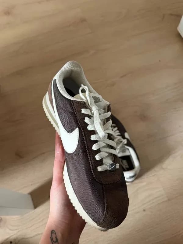 Nike Cortez 40,5 (стелька 26) — 250 лари — Батуми — 250 ₾