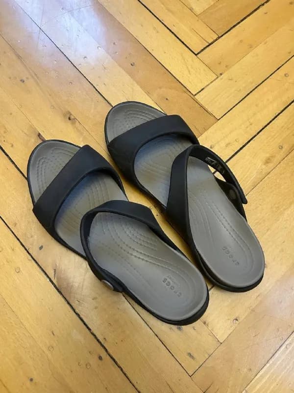 Crocs, кроссовки Decathlon, жилетка Bogner — Тбилиси — 20 ₾